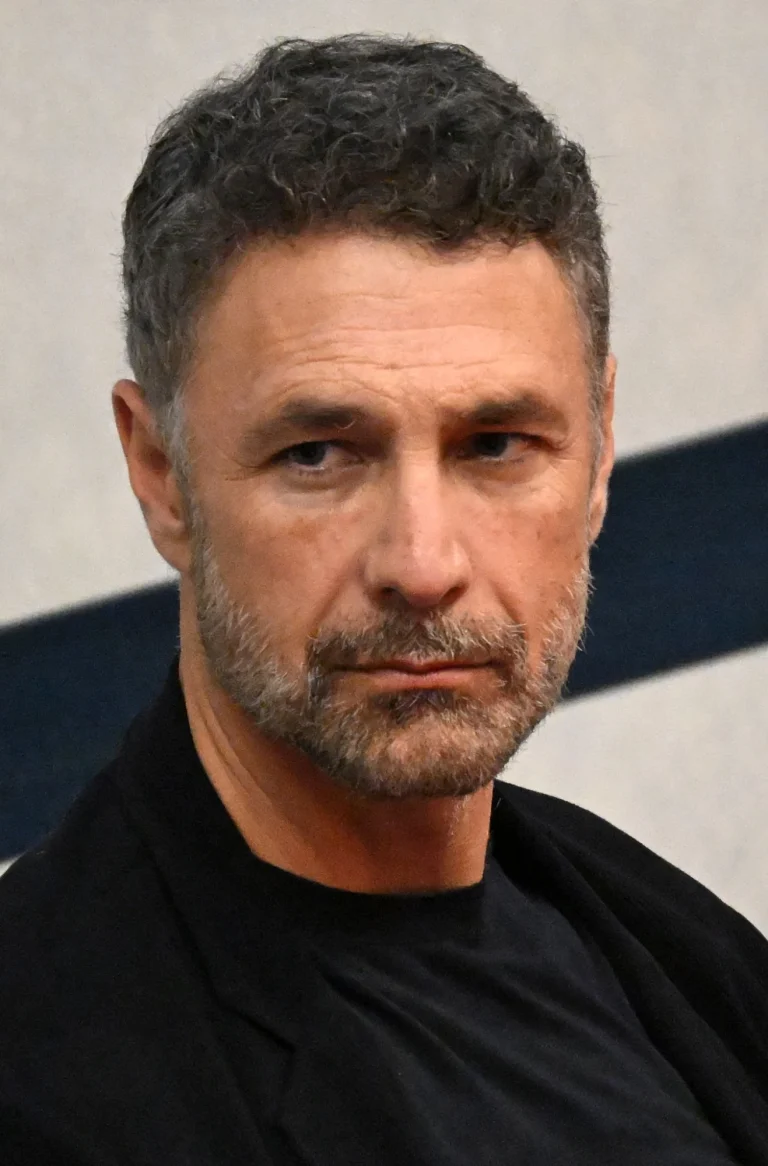 Raoul Bova, chi è il protagonista di Tutto l’amore che resta: età, carriera e vita privata